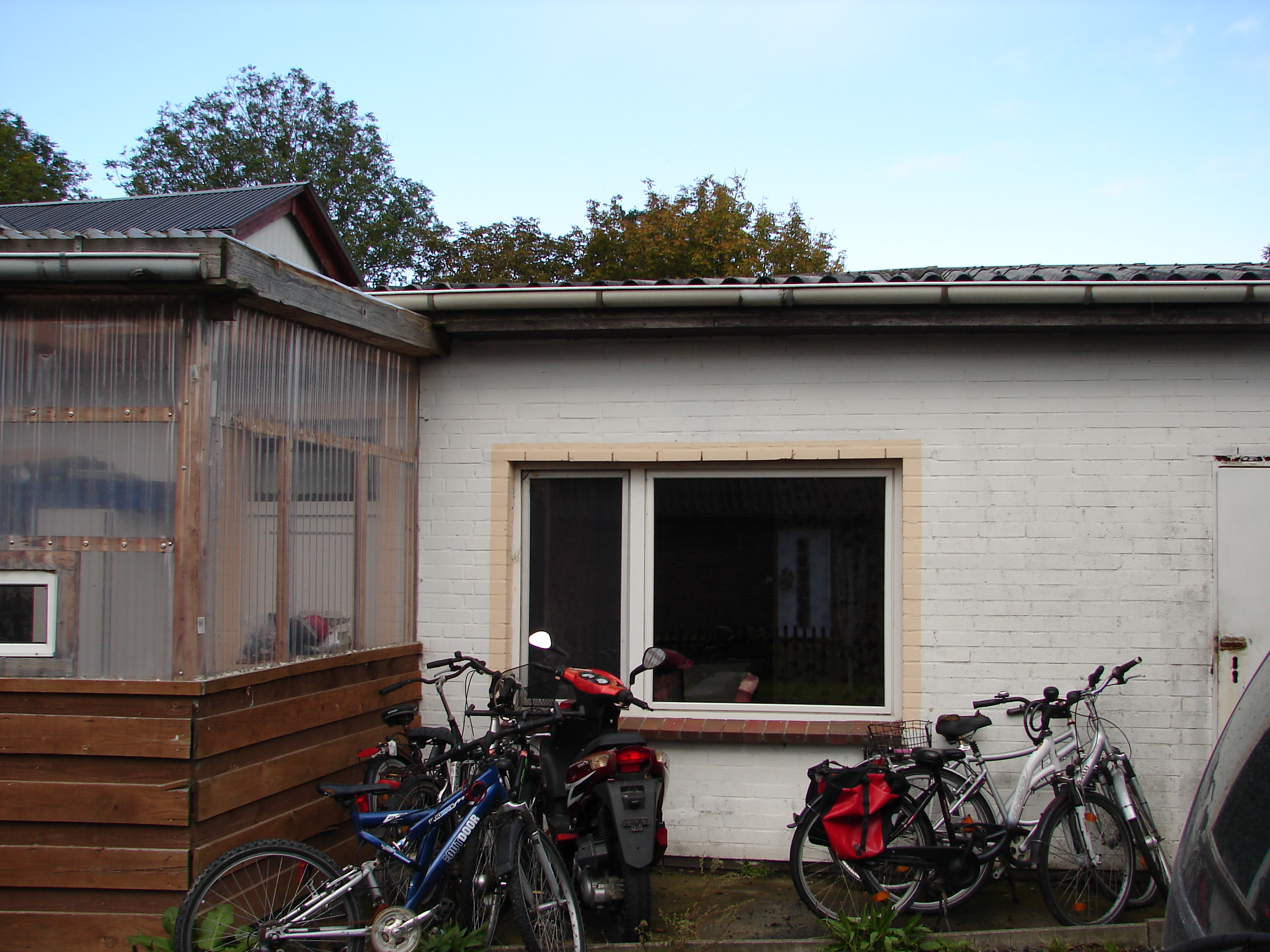 Grosses Haus Auf Grossem Grundstuck Mit Vielen Nutzungsmoglichkeiten