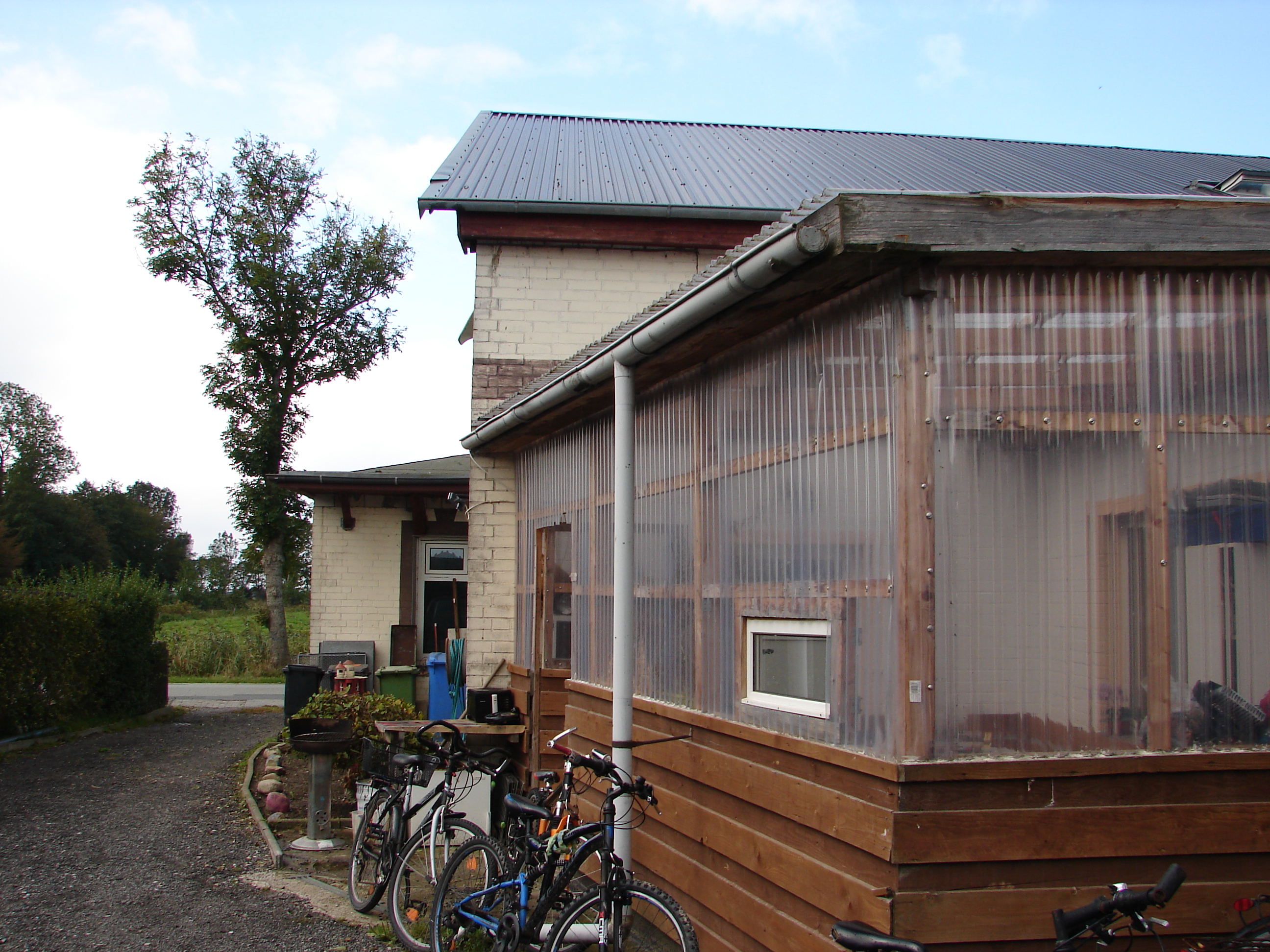 Grosses Haus Auf Grossem Grundstuck Mit Vielen Nutzungsmoglichkeiten